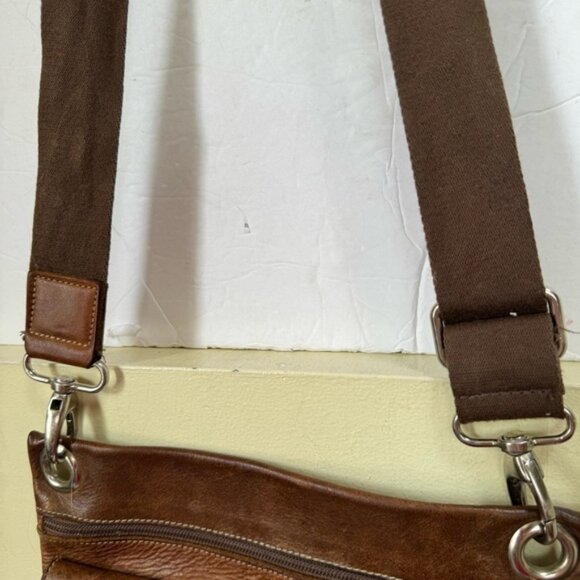ROOTS Vintage Village Tribe Leather Brown Crossbody Shoulder Bag Pockets Logo - Picture 10 of 16